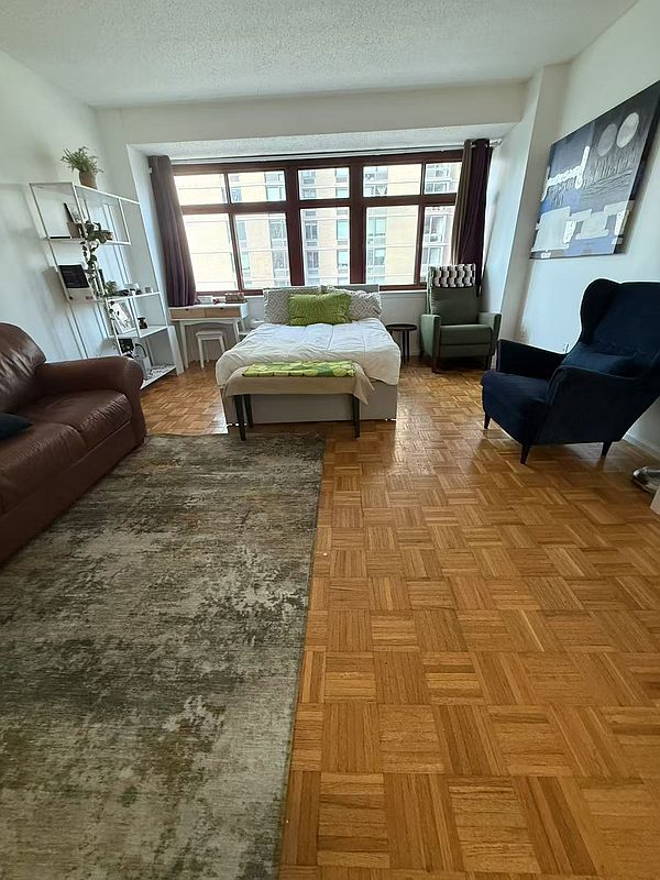4-74 48th Avenue 4-L Hunters Point Queens NY 11109