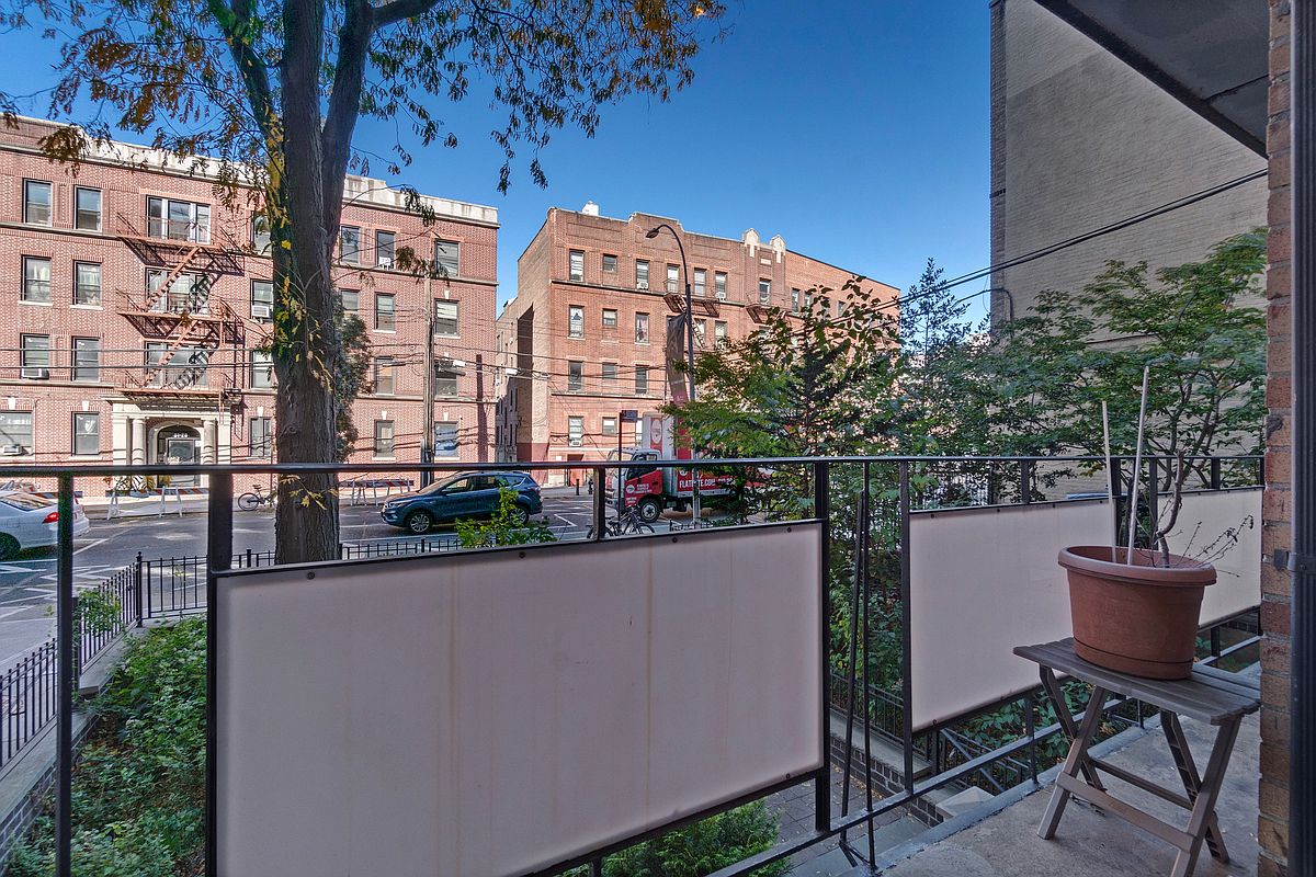 31-23 Crescent Street 1-D Astoria Queens NY 11106