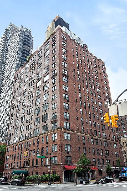 400 East 59th Street 8-F Sutton Place New York NY 10022