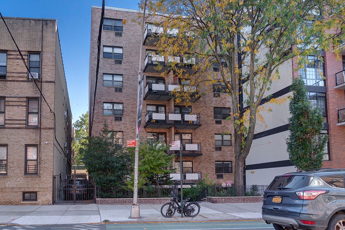 31-23 Crescent Street 1-D Astoria Queens NY 11106