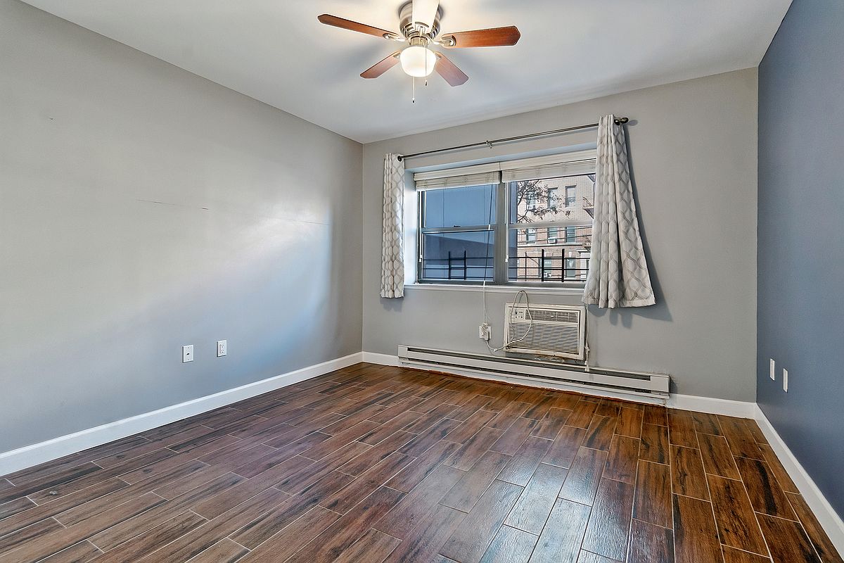 31-23 Crescent Street 1-D Astoria Queens NY 11106