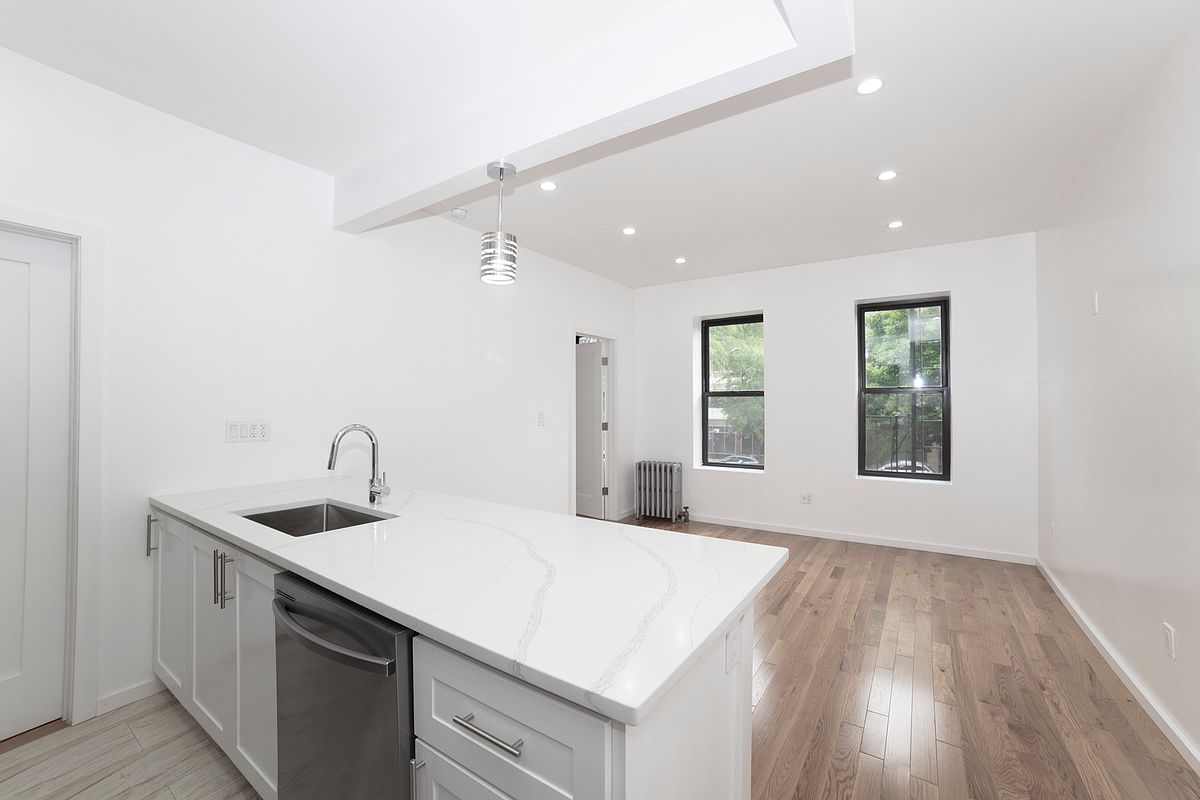 309 East Houston Street 2-D Lower East Side New York NY 10002