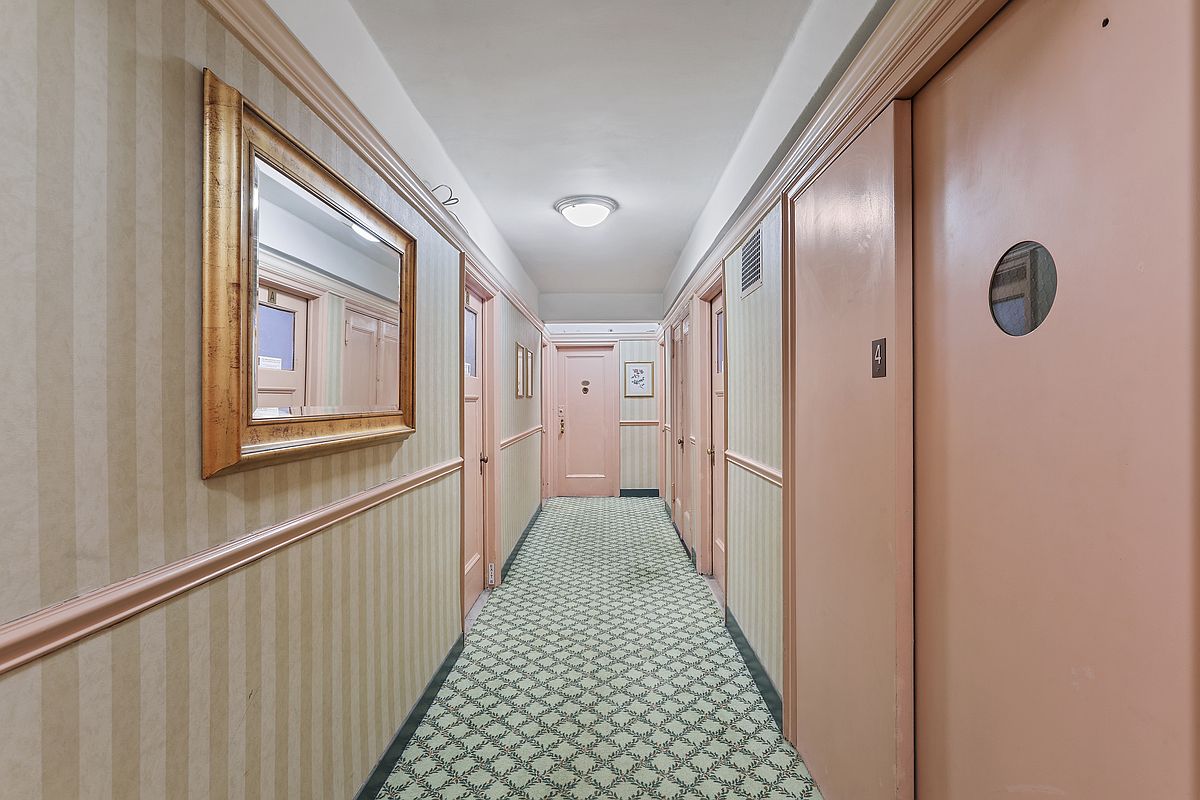 211 East 35th Street Murray Hill New York NY 10016