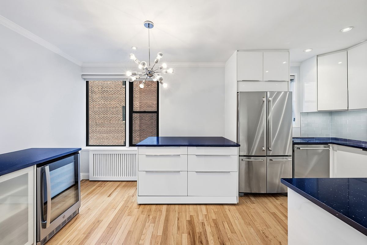 400 West 58th Street 3-JK Clinton New York NY 10019