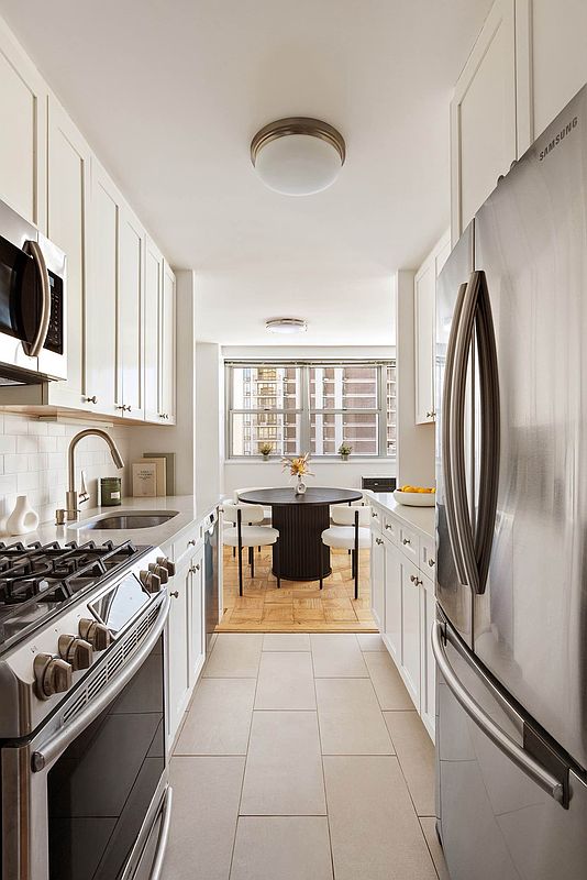 75 Henry Street 5-J Brooklyn Heights Brooklyn NY 11201