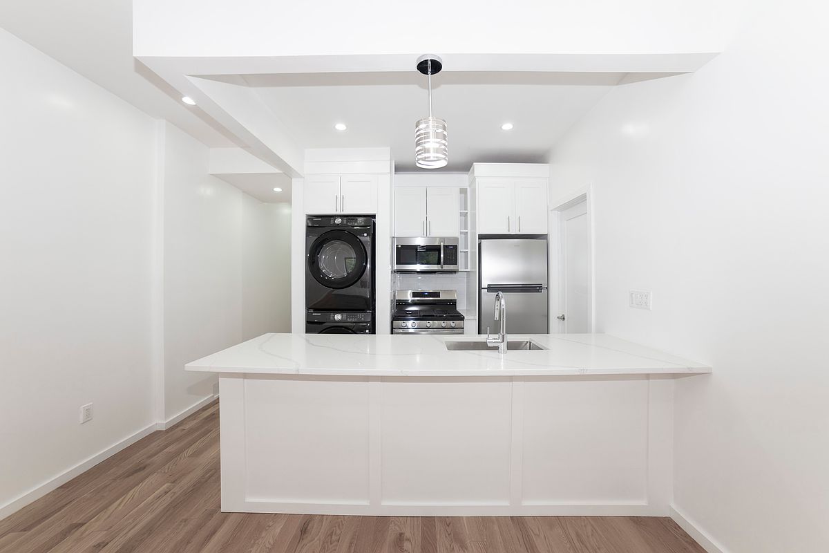 309 East Houston Street 2-D Lower East Side New York NY 10002