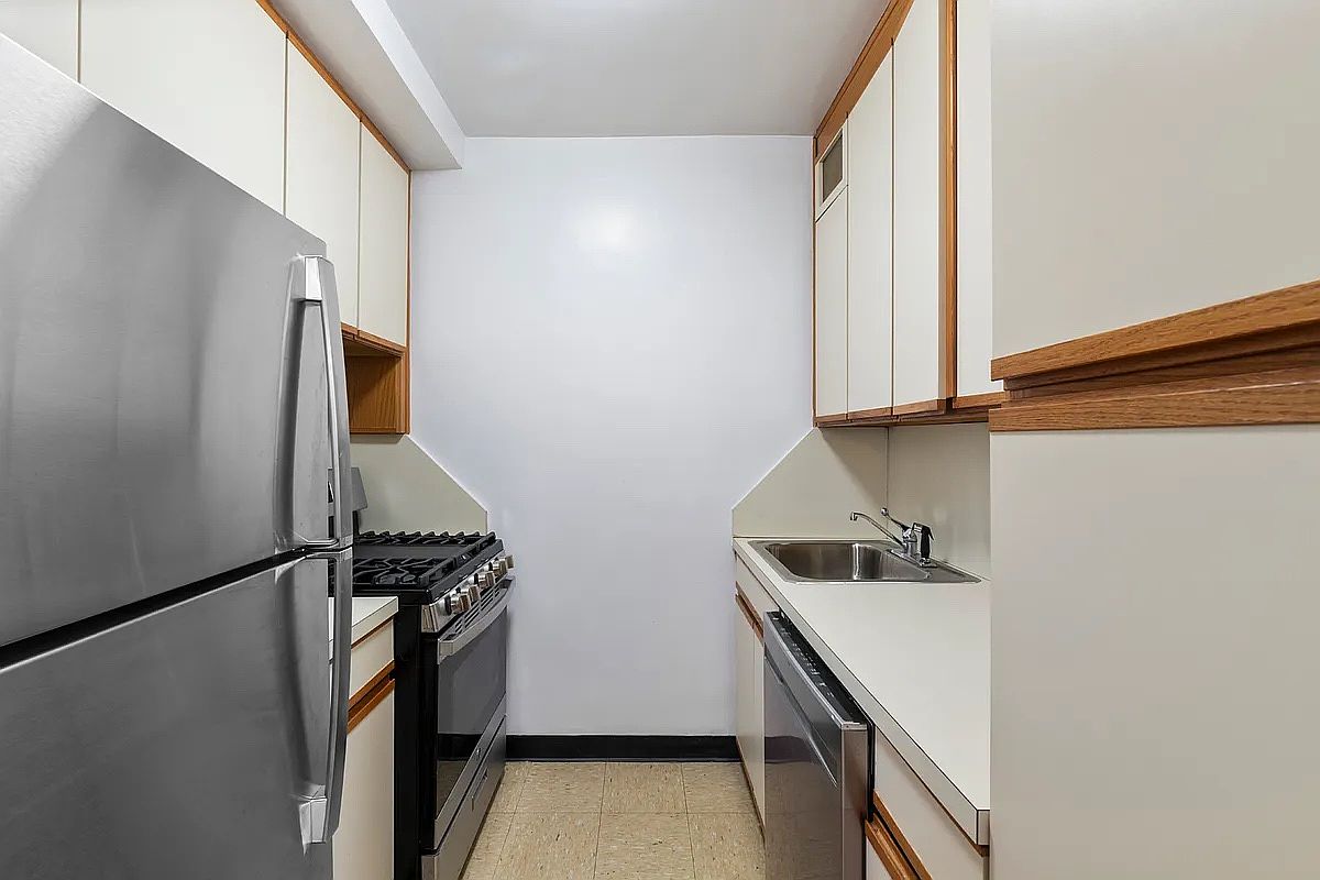 30 West 60th Street 10-S Lincoln Square New York NY 10023