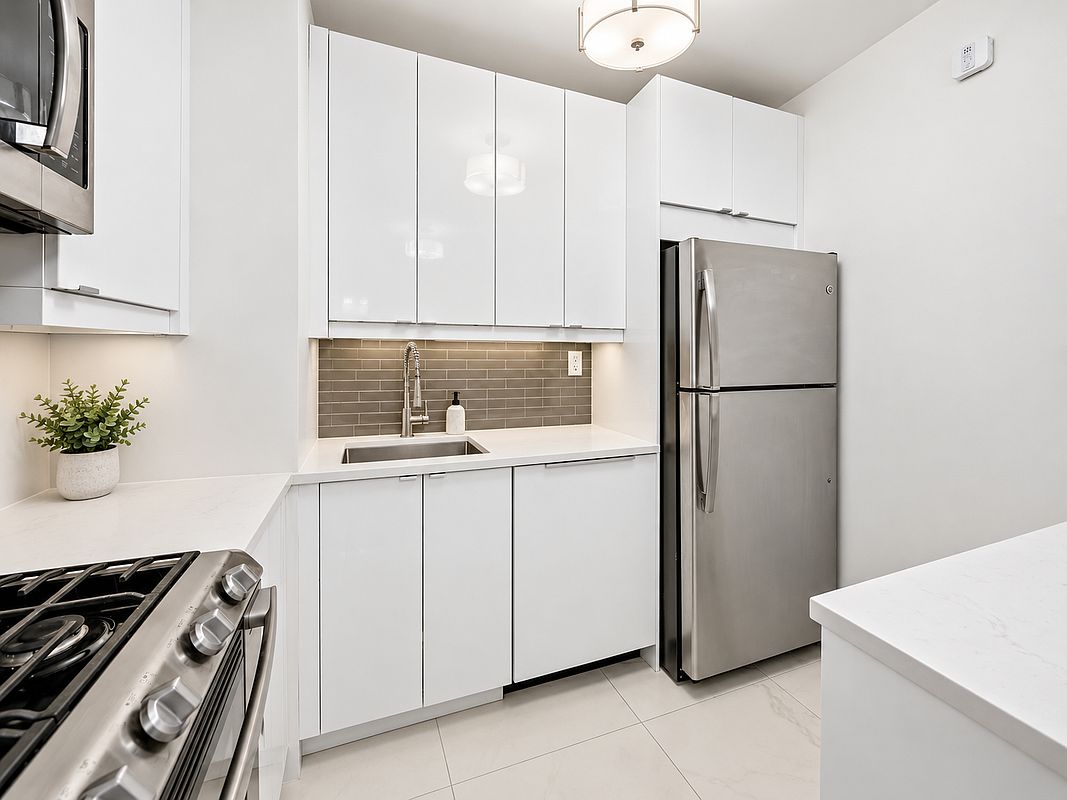 300 East 40th Street 7-M Murray Hill New York NY 10016