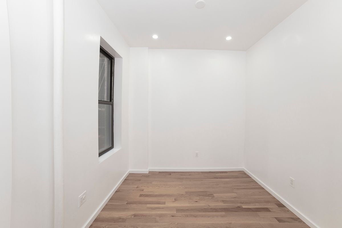 309 East Houston Street 2-D Lower East Side New York NY 10002