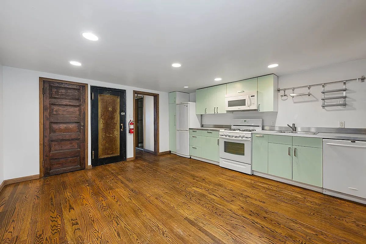 549 West 187th Street Washington Heights New York NY 10033