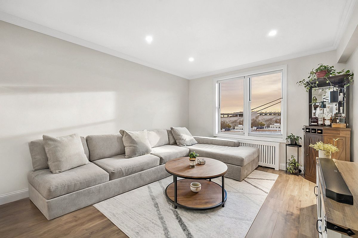 9707 4th Avenue 7-T Fort Hamilton Brooklyn NY 11209