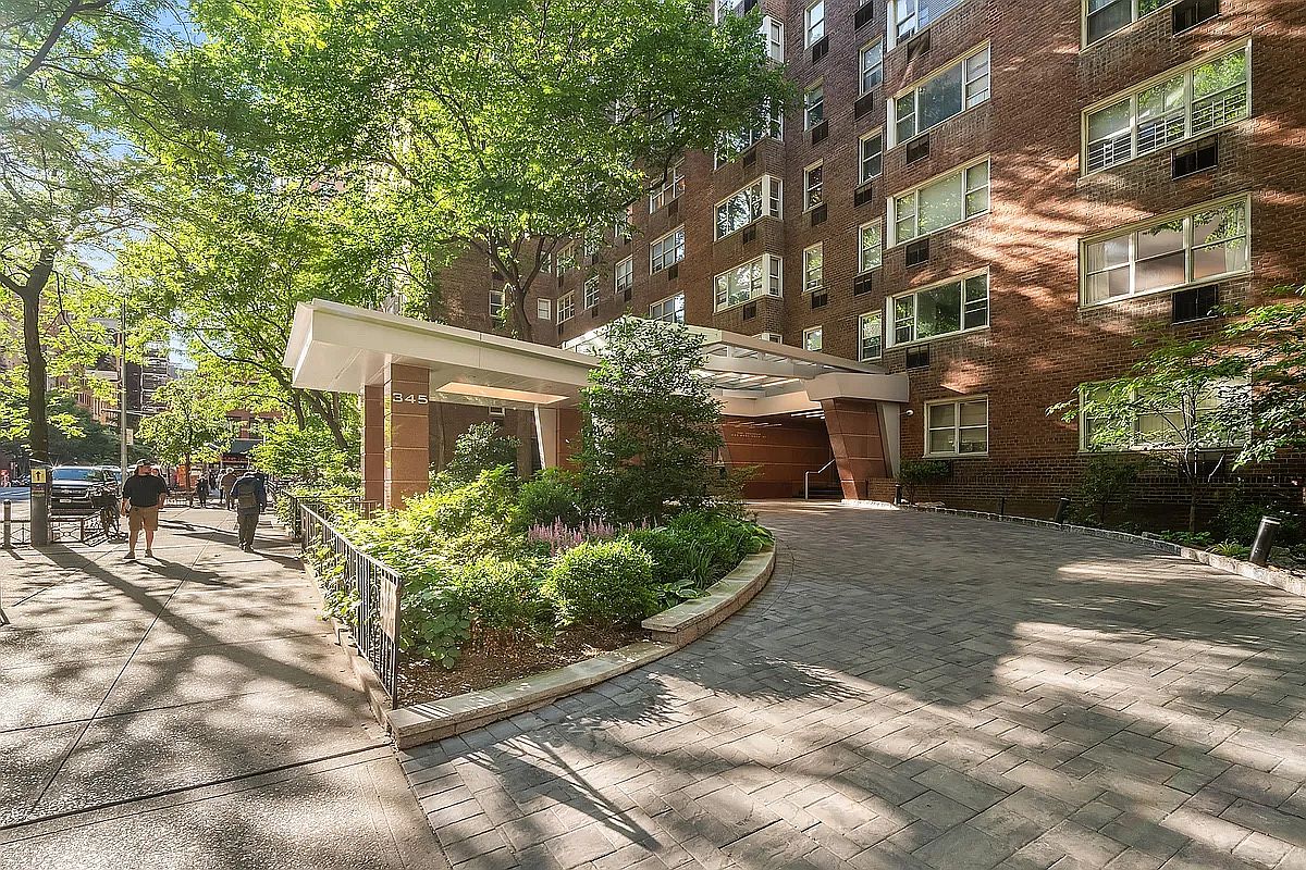 30 West 60th Street 10-S Lincoln Square New York NY 10023