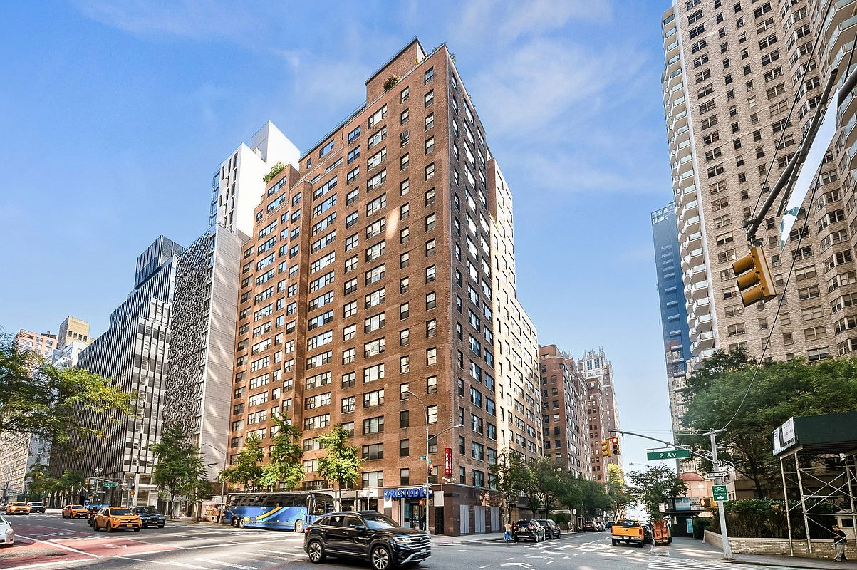 305 East 40th Street 14-O Tudor City New York NY 10016