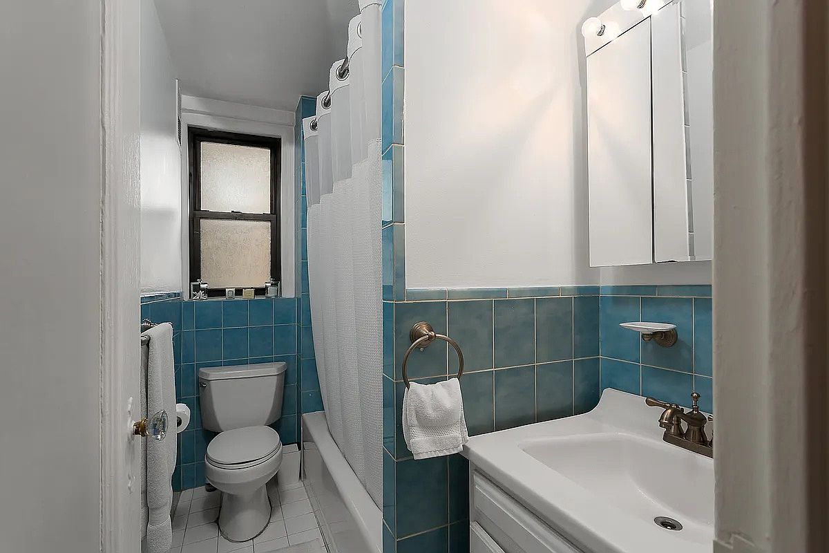 211 East 35th Street Murray Hill New York NY 10016