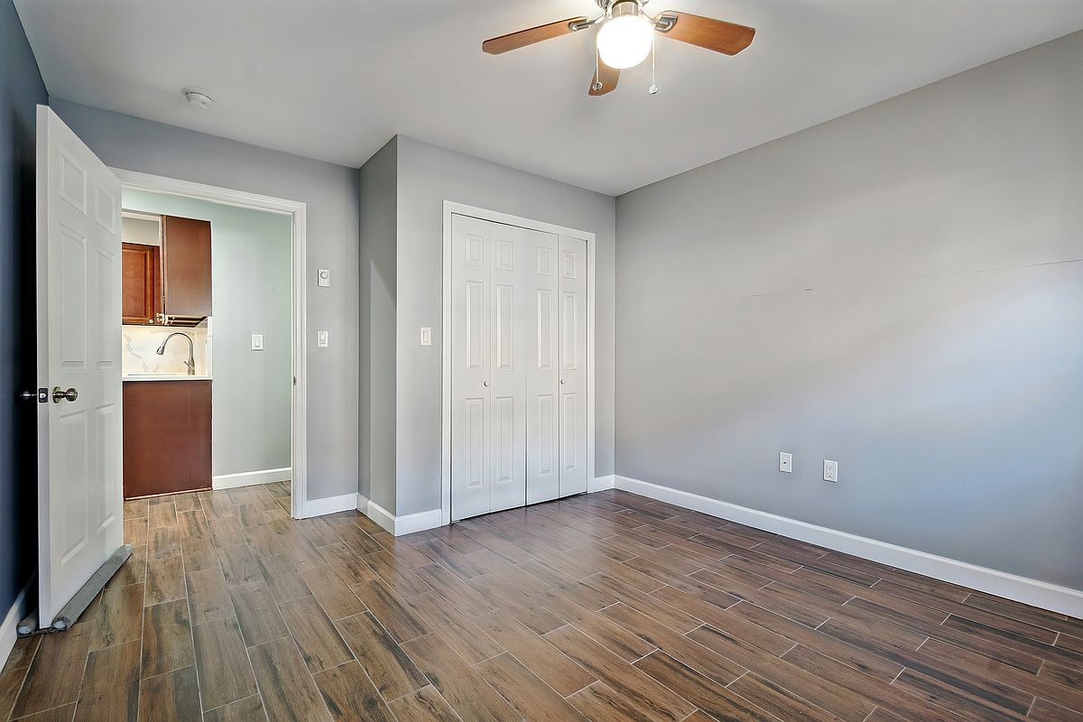 31-23 Crescent Street 1-D Astoria Queens NY 11106