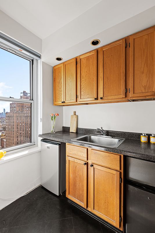 161 West 16th Street 16-E Chelsea New York NY 10011
